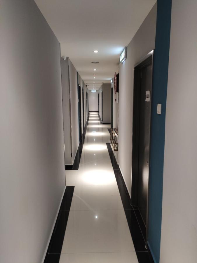 Hotel 99 Seri Kembangan Serdang Exterior foto
