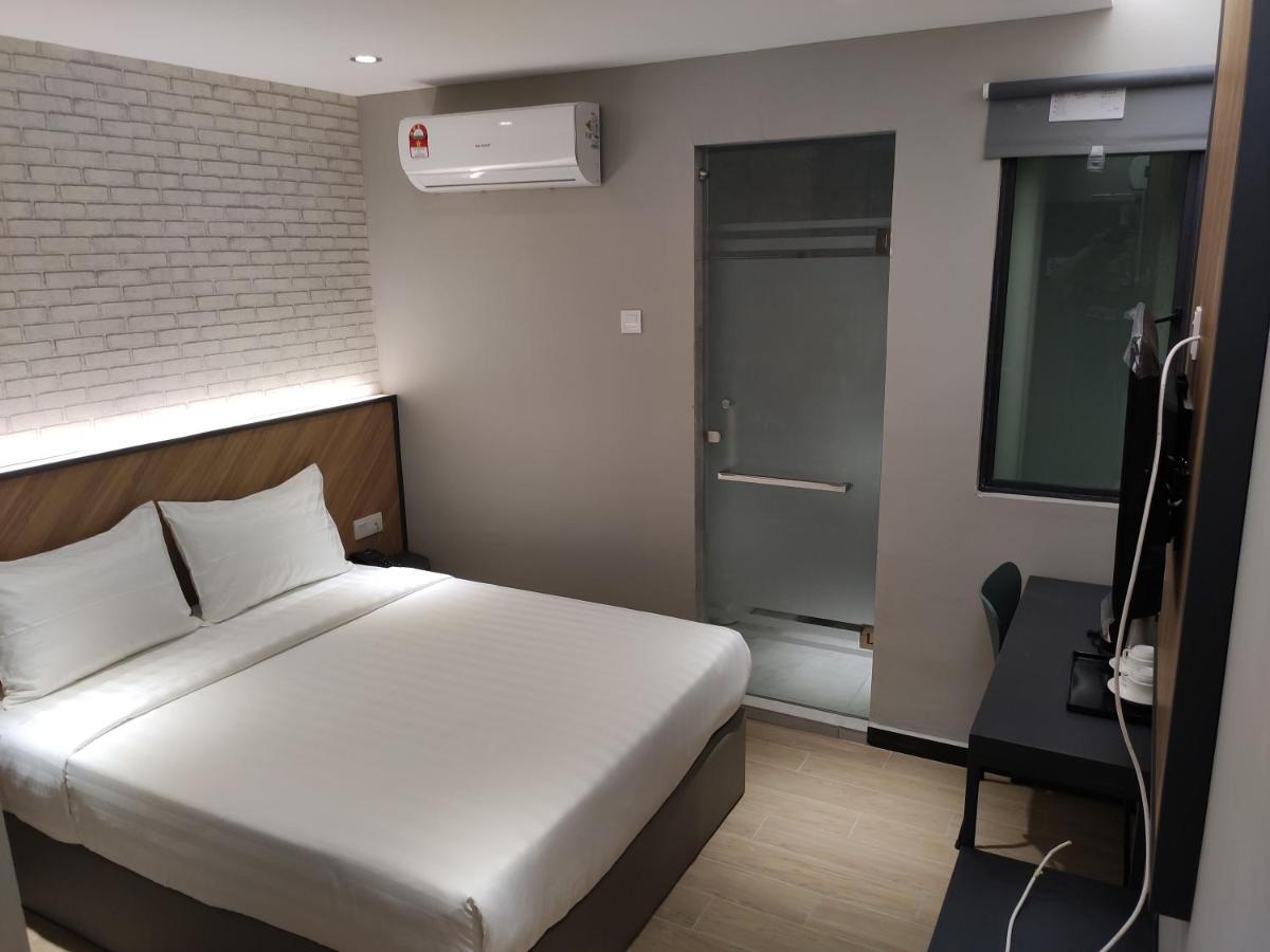Hotel 99 Seri Kembangan Serdang Exterior foto